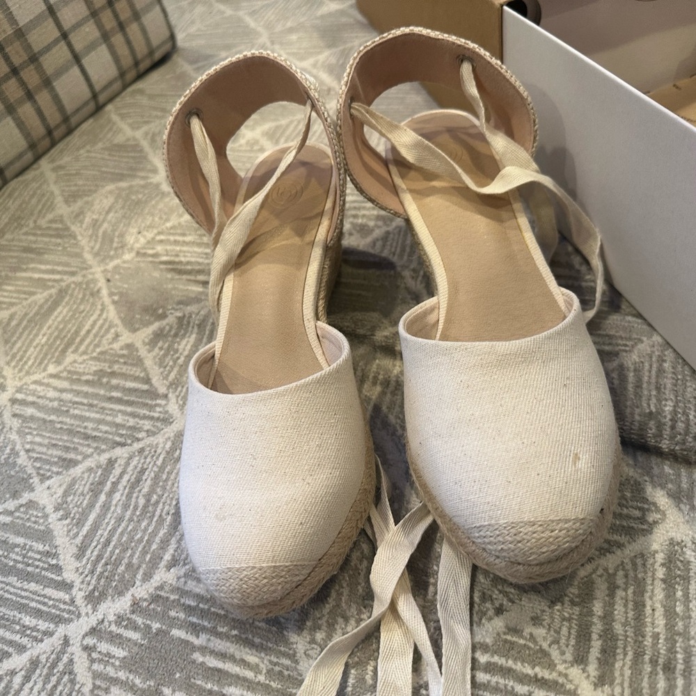 Urban outfitters espadrille wedge sandals new in box